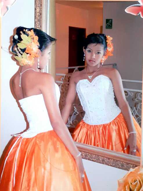 Vestido de 15 años color naranja