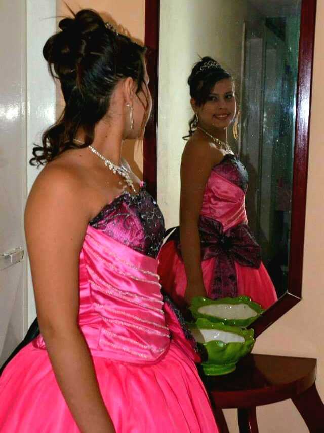 Vestido de 15 años color fucsia