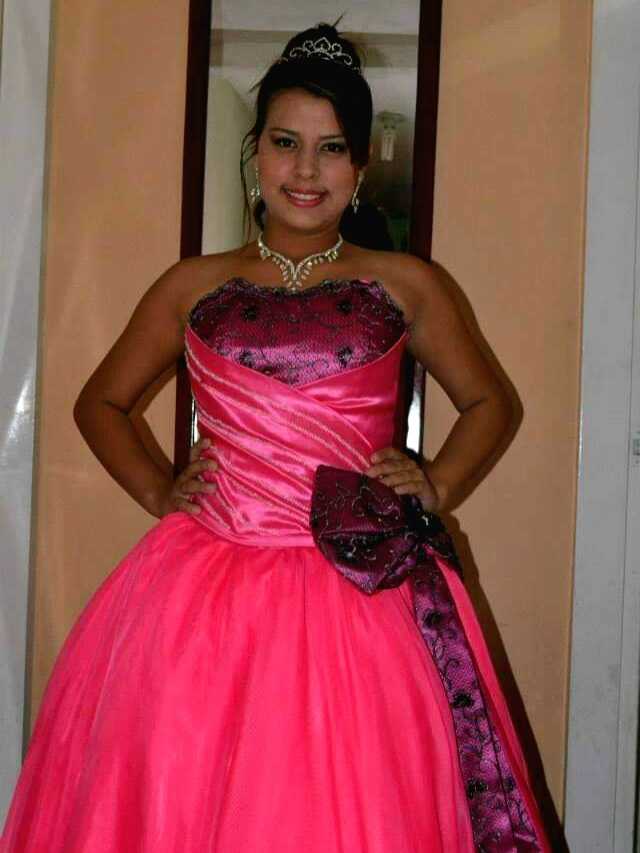 Vestido de 15 años color fucsia