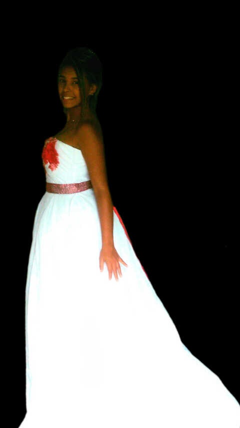Vestido de novia color blanco y rojo