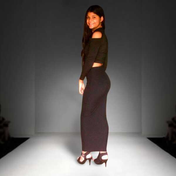 Top y Falda larga en Microdurazno color Negro
