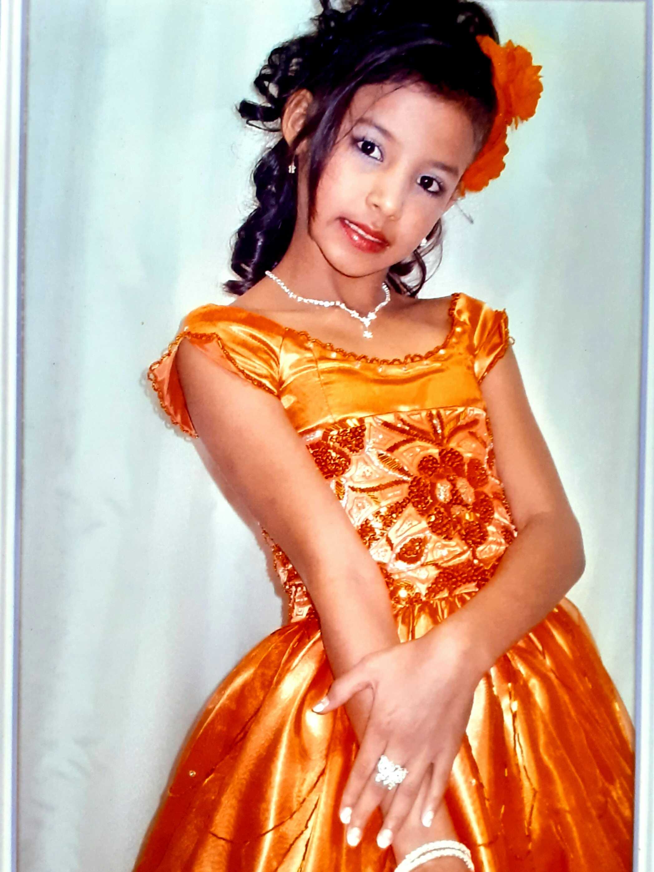 Vestido de gala color naranja