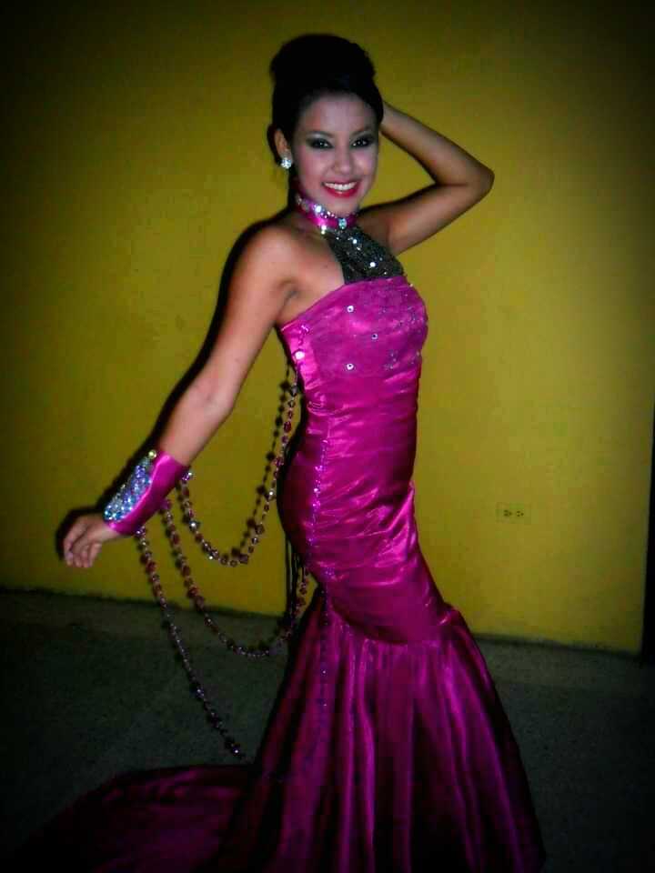 Vestido corte Sirena color magenta